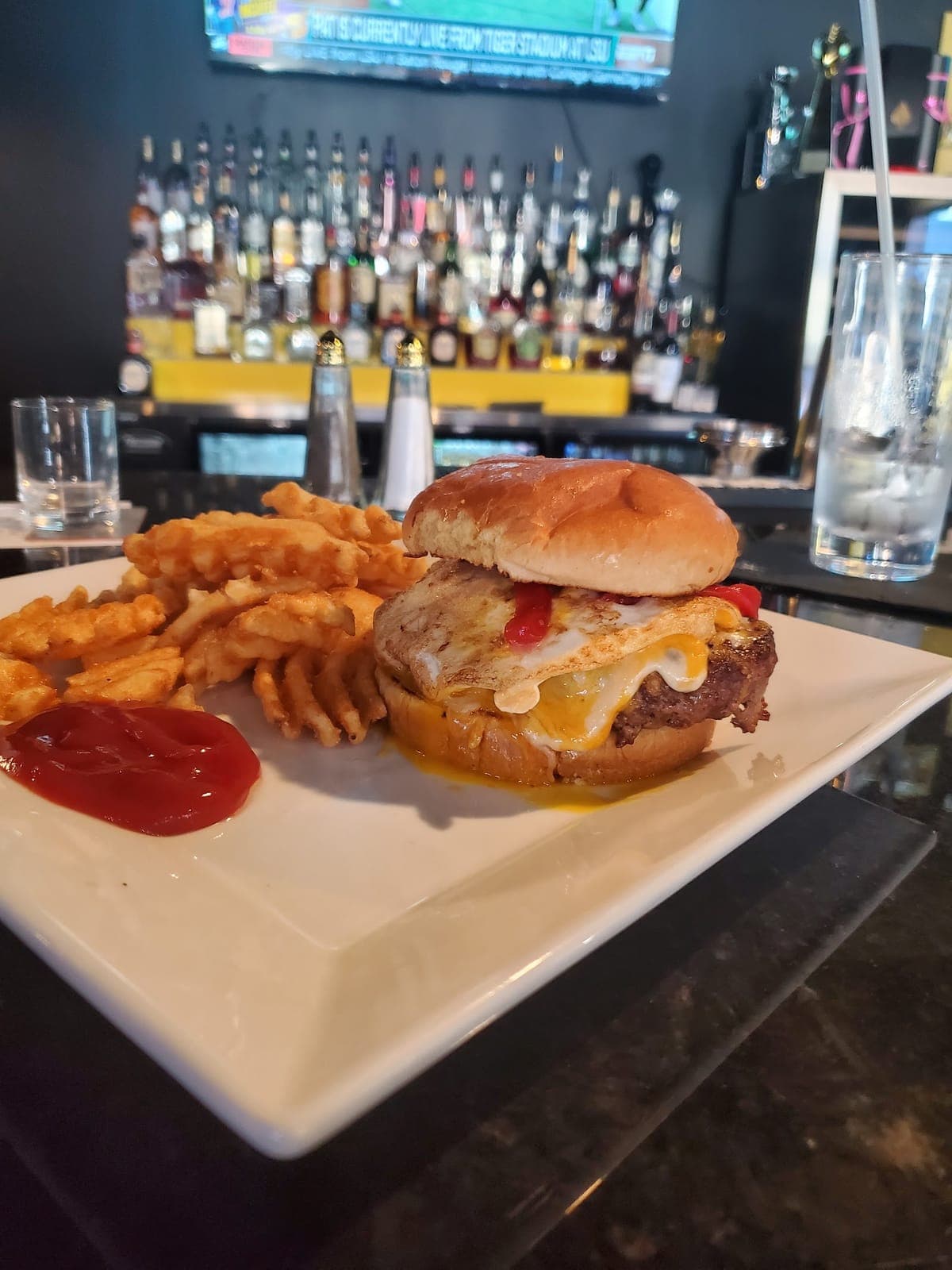 Bento's Bar & Grill