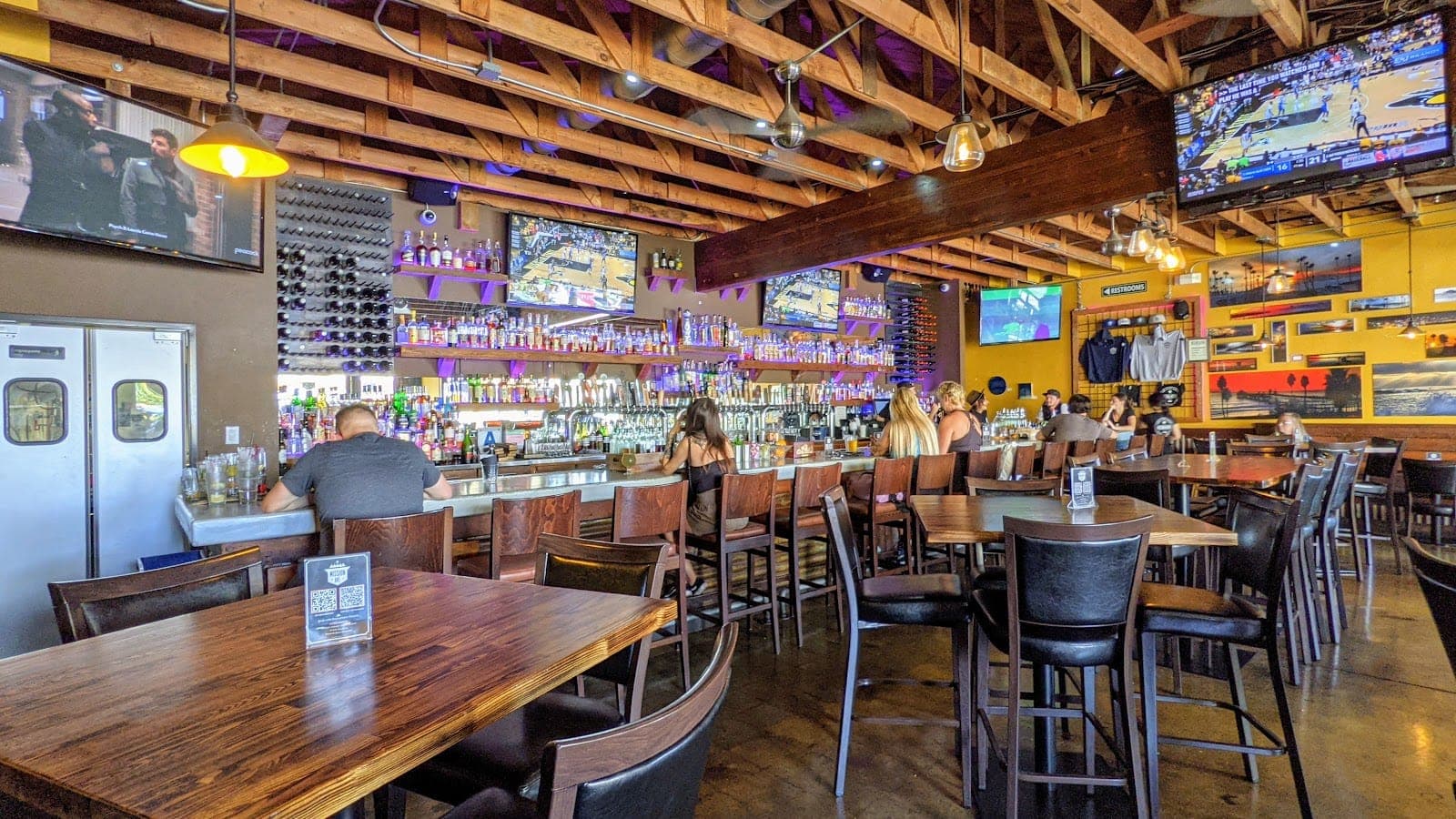 Mission Ave Bar and Grill