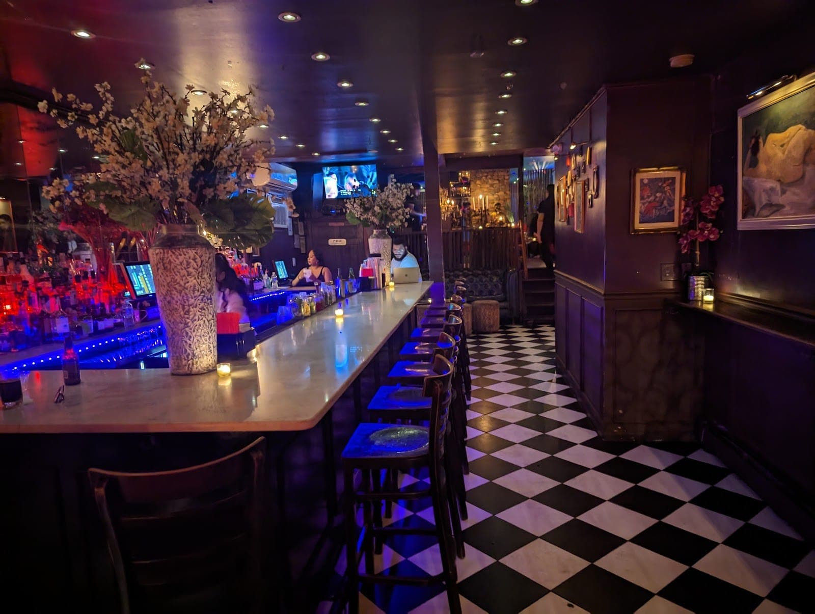 C Bar & Lounge