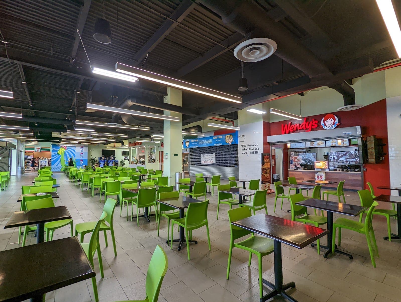 JFK Airport Travel Plaza