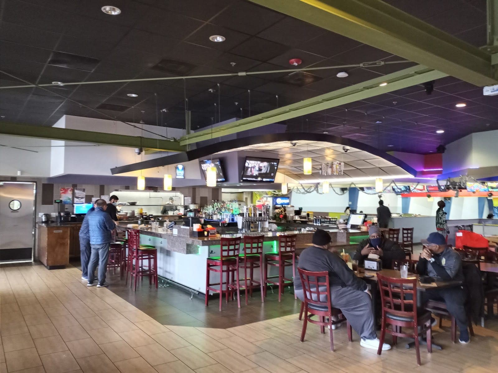 Cap's Bar and Grill