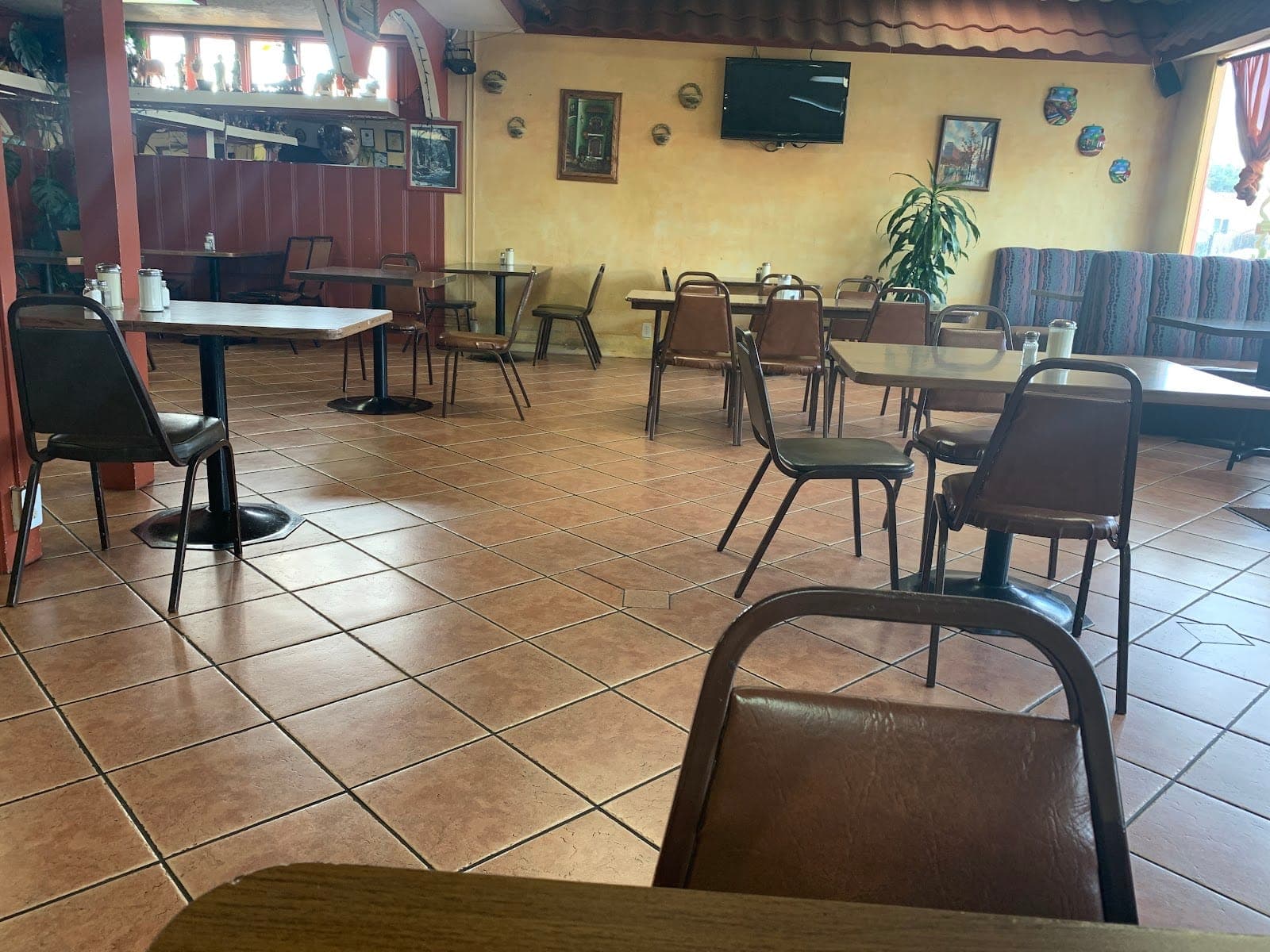 Carlito's Crispn Chicken and Bar