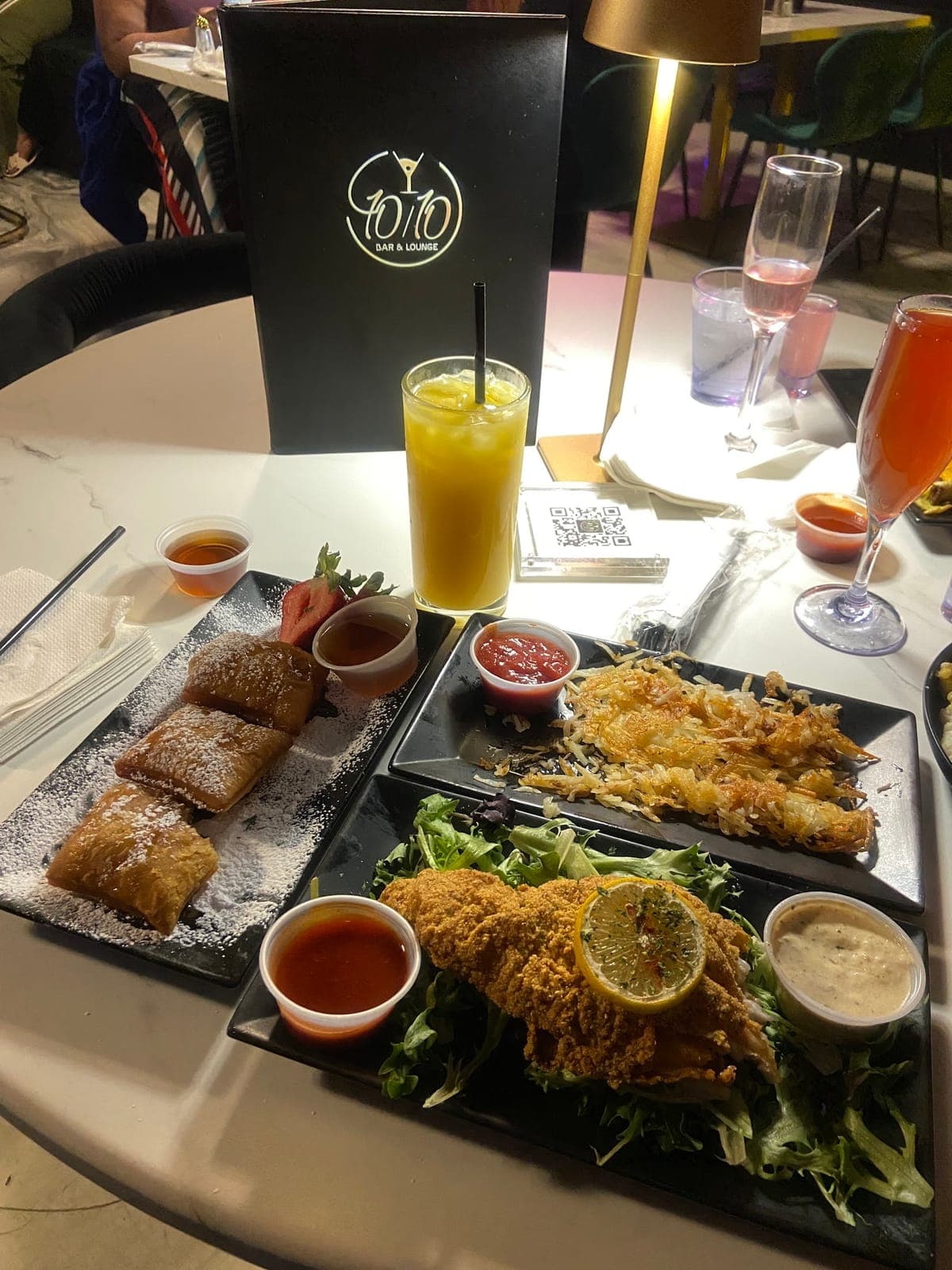 10/10 Bar & Lounge