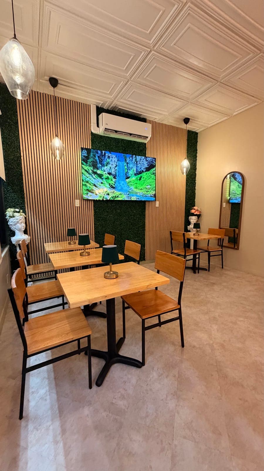 Vapollo Restaurant