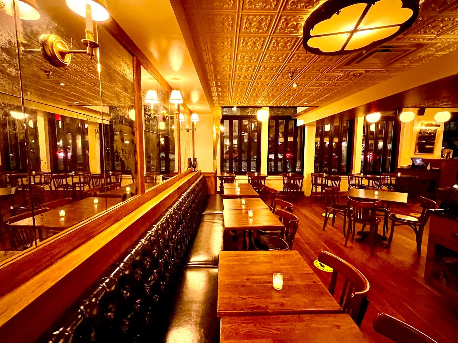 Vin Sur Vingt Wine Bar - DC