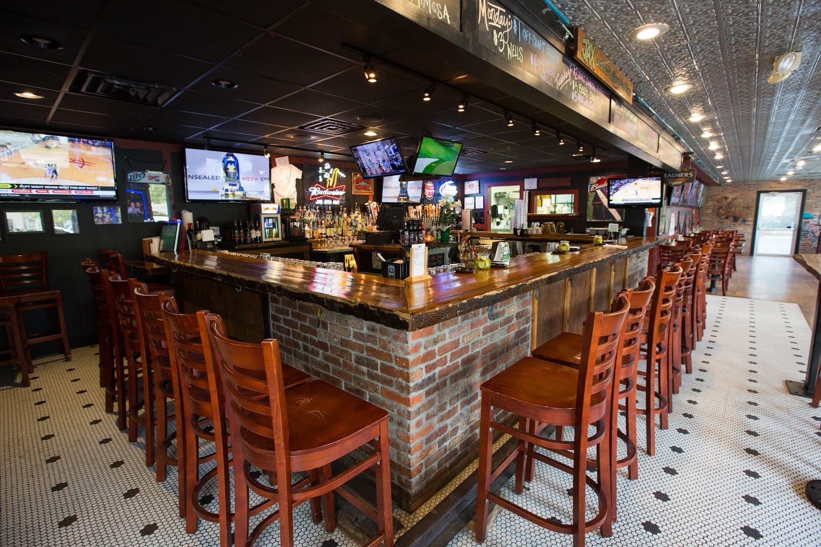 Jax 5th Avenue Deli & Ale House