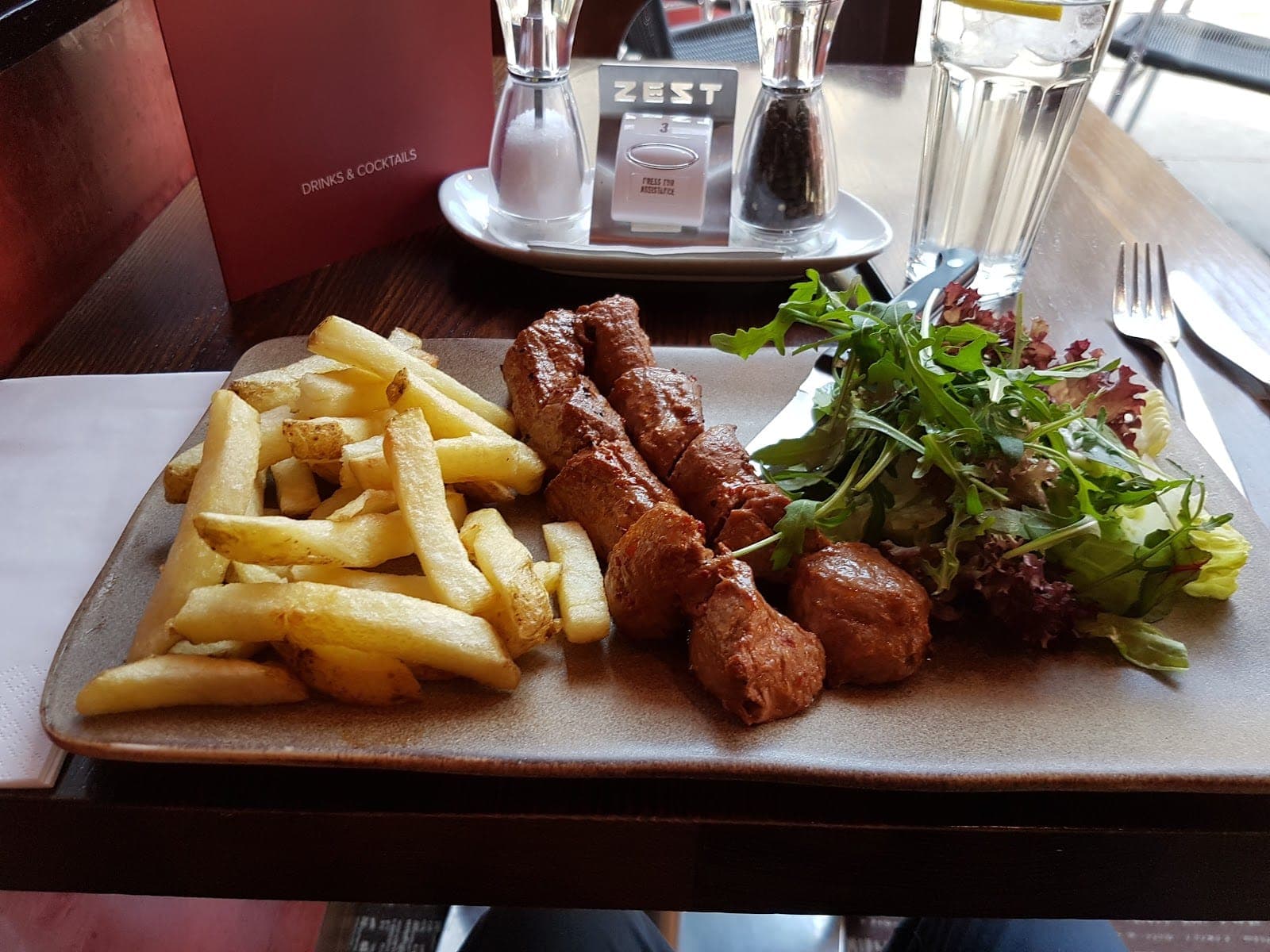 Zest Bar & Grill