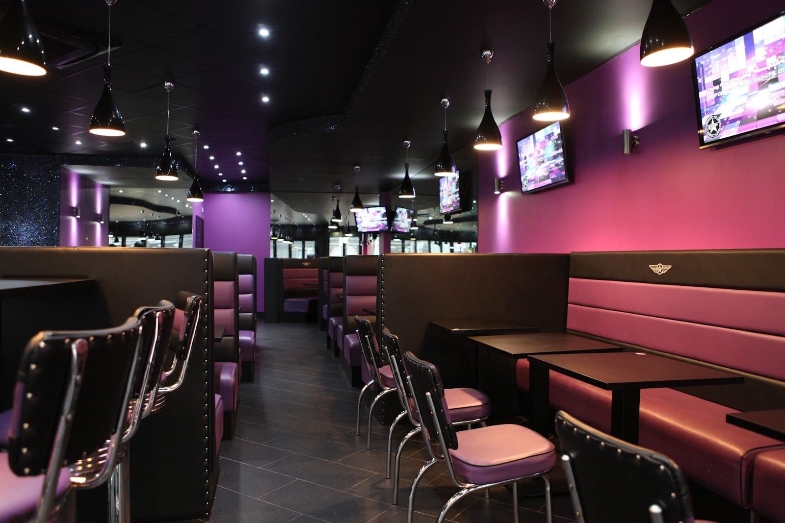 Creams Cafe