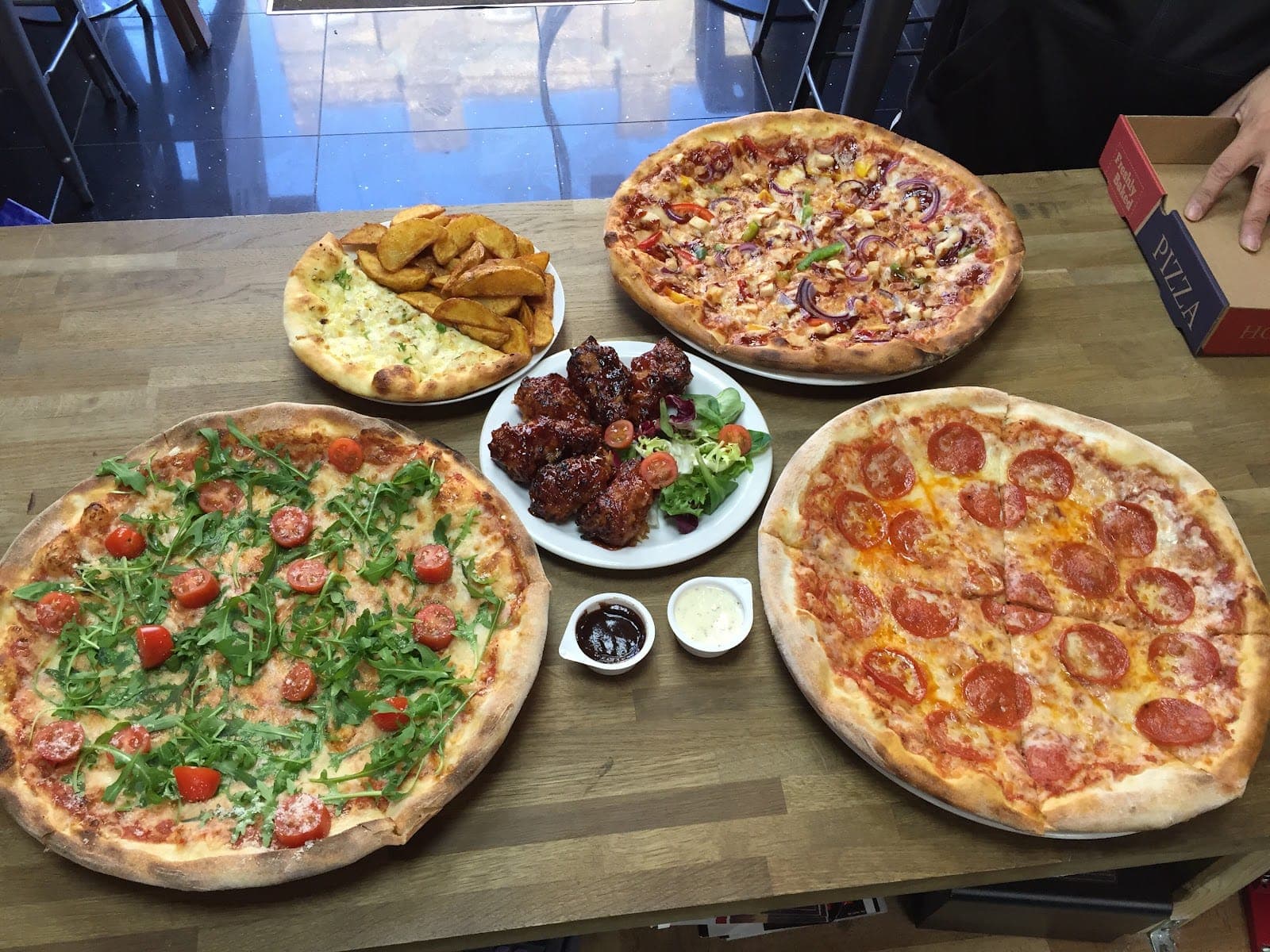Emparo Pizza Wings Burgers (Cricklewood)