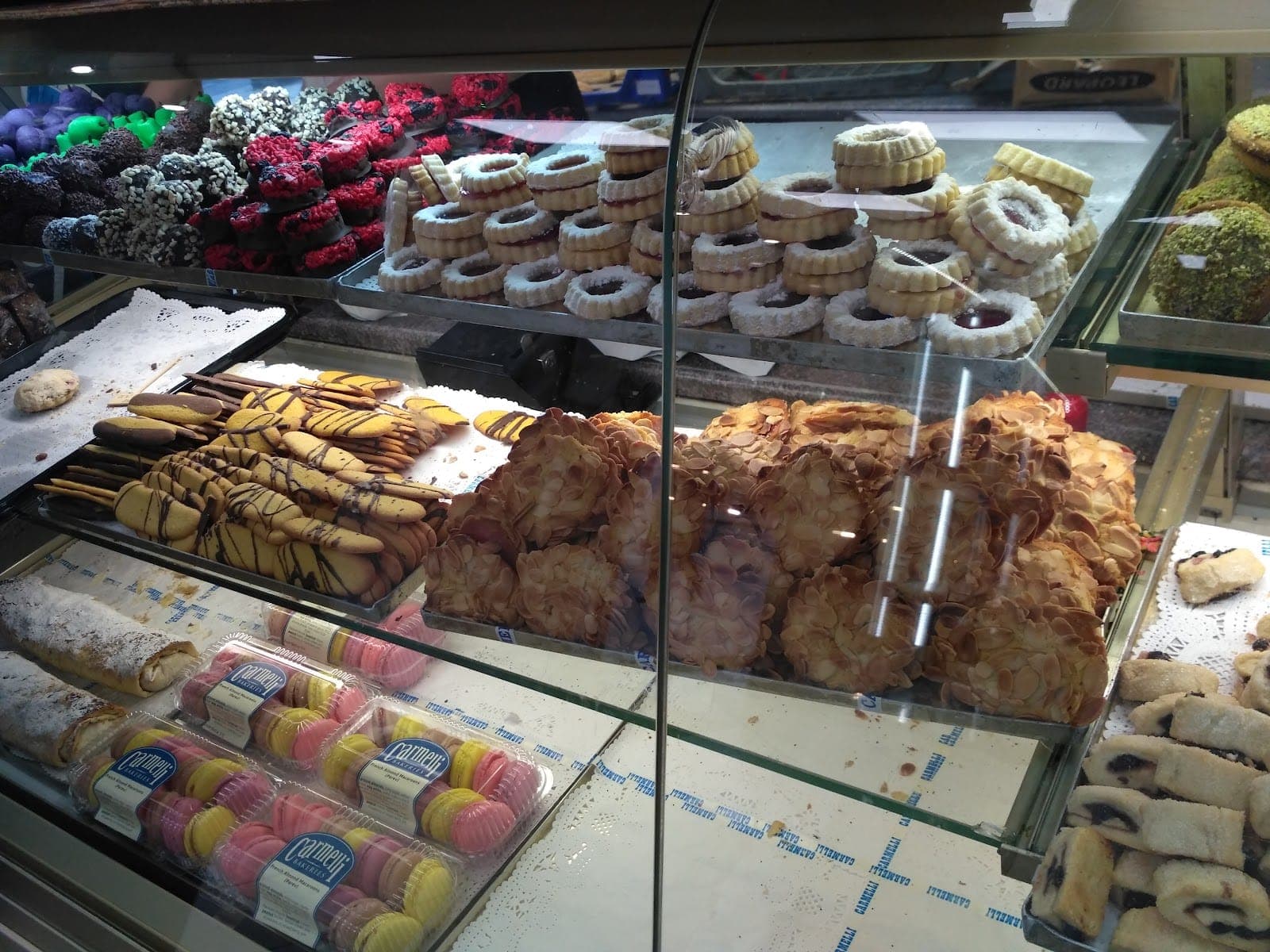 Carmelli Bakeries