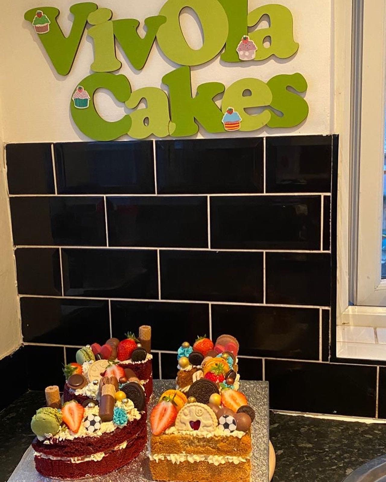 VivOla Cakes & Cocktails