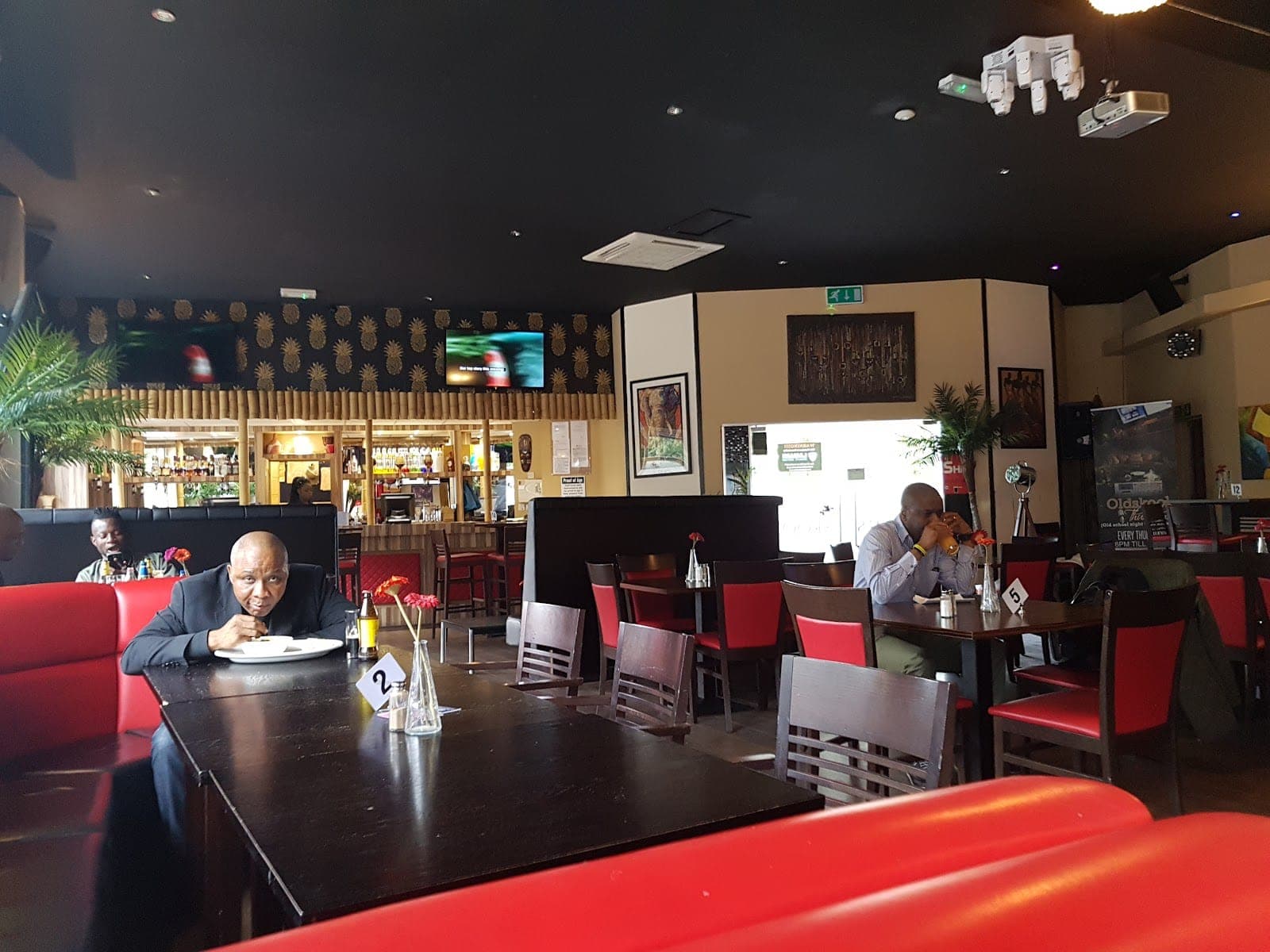 Roots Restaurant & Bar