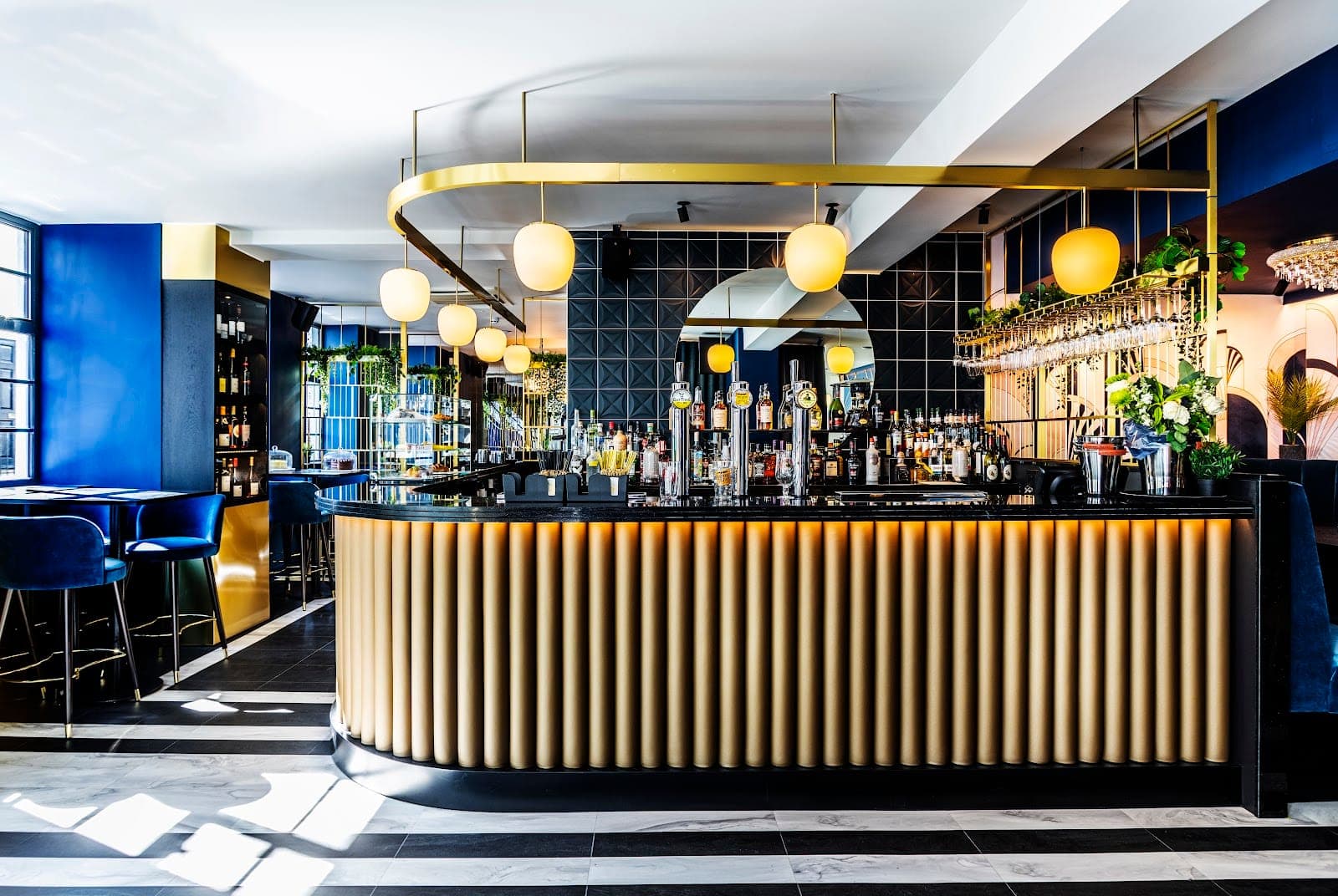 Reign Bar and Lounge