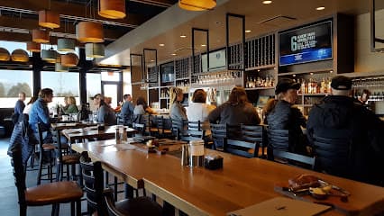 Cooper’s Hawk Winery & Restaurant