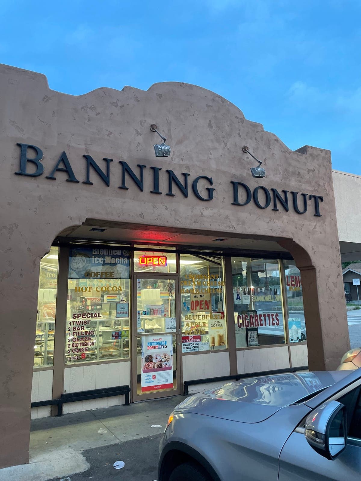 Banning Donuts