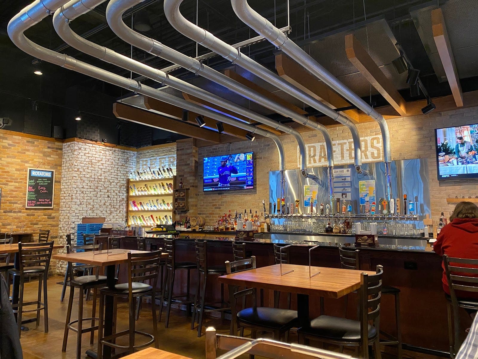Crafters Pizza and Drafthouse
