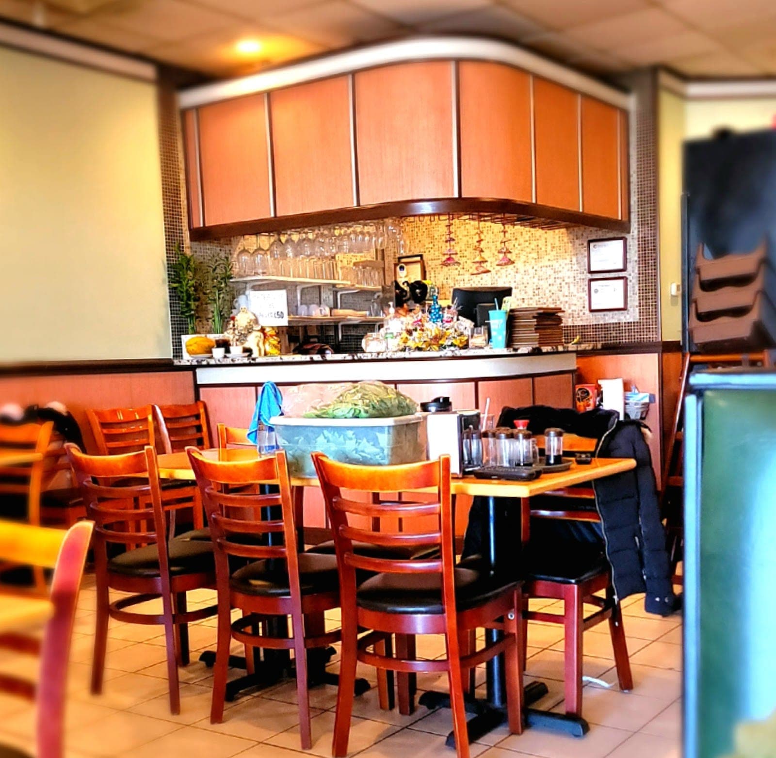 V N Noodle House
