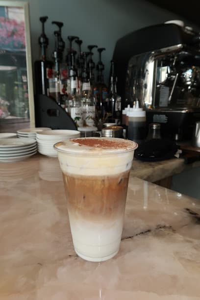 Le Petit Cafe by Bon Appétit