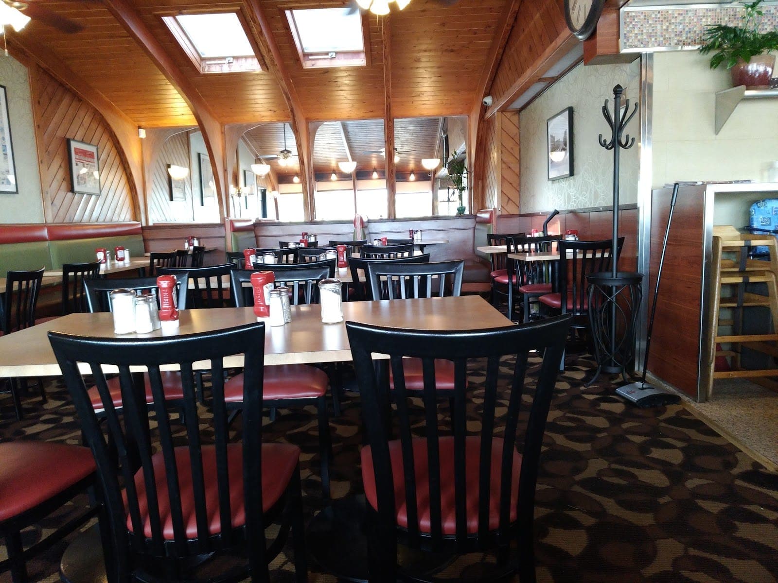 Holiday Diner