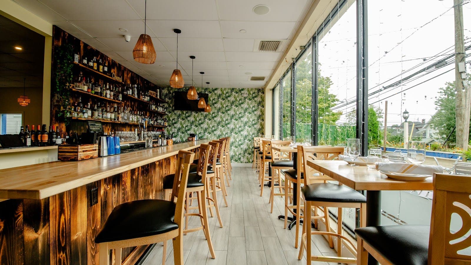 Costa Vino Wine Bar Restaurant
