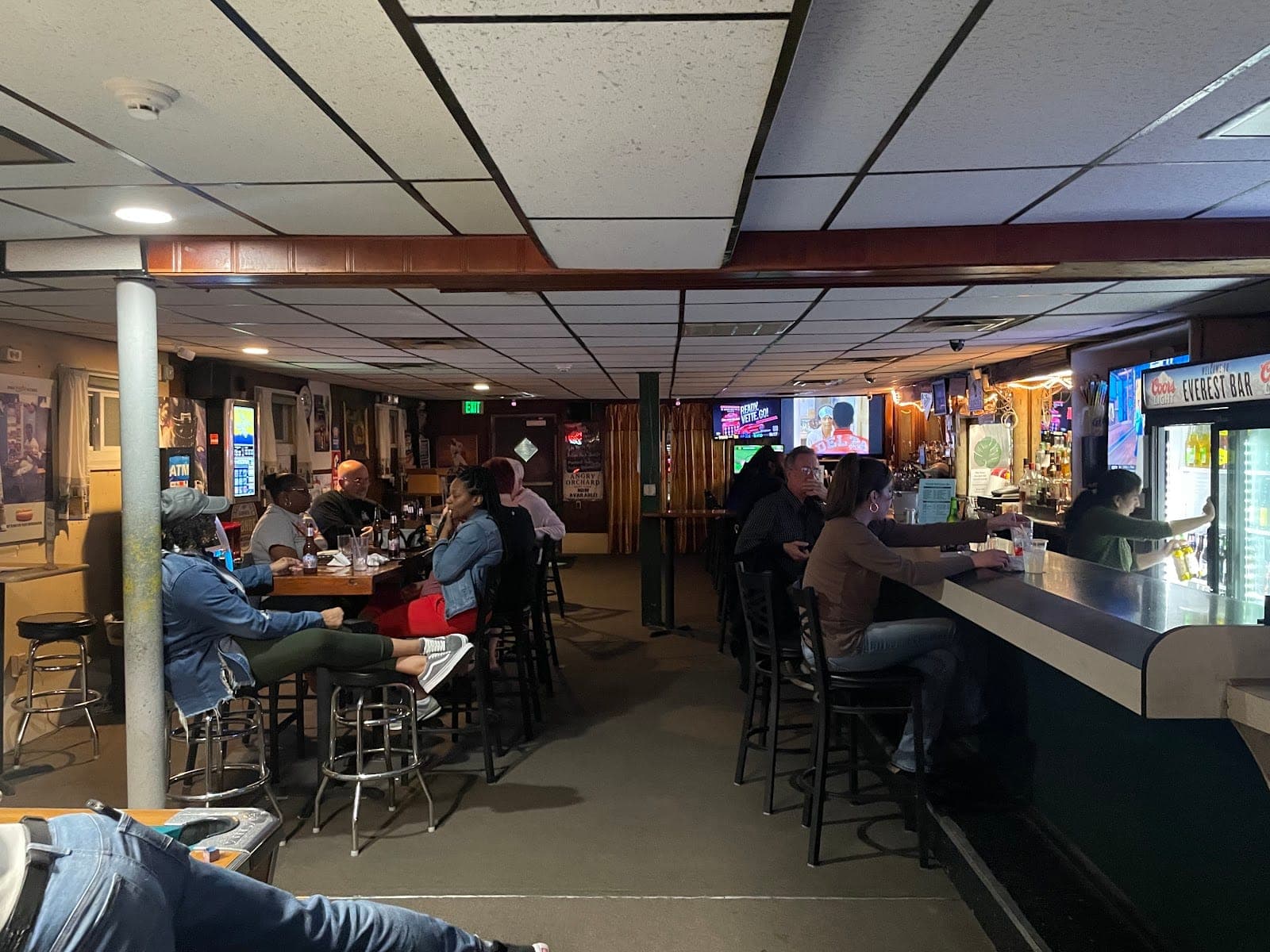 Everest Bar & Resturant