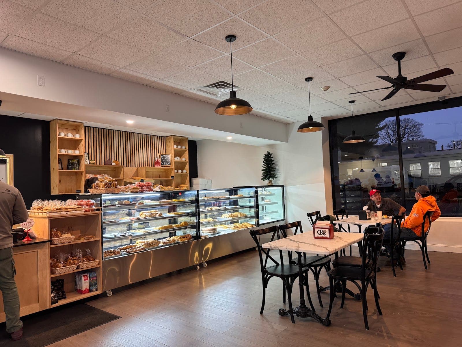 CR Bakery & Cafe