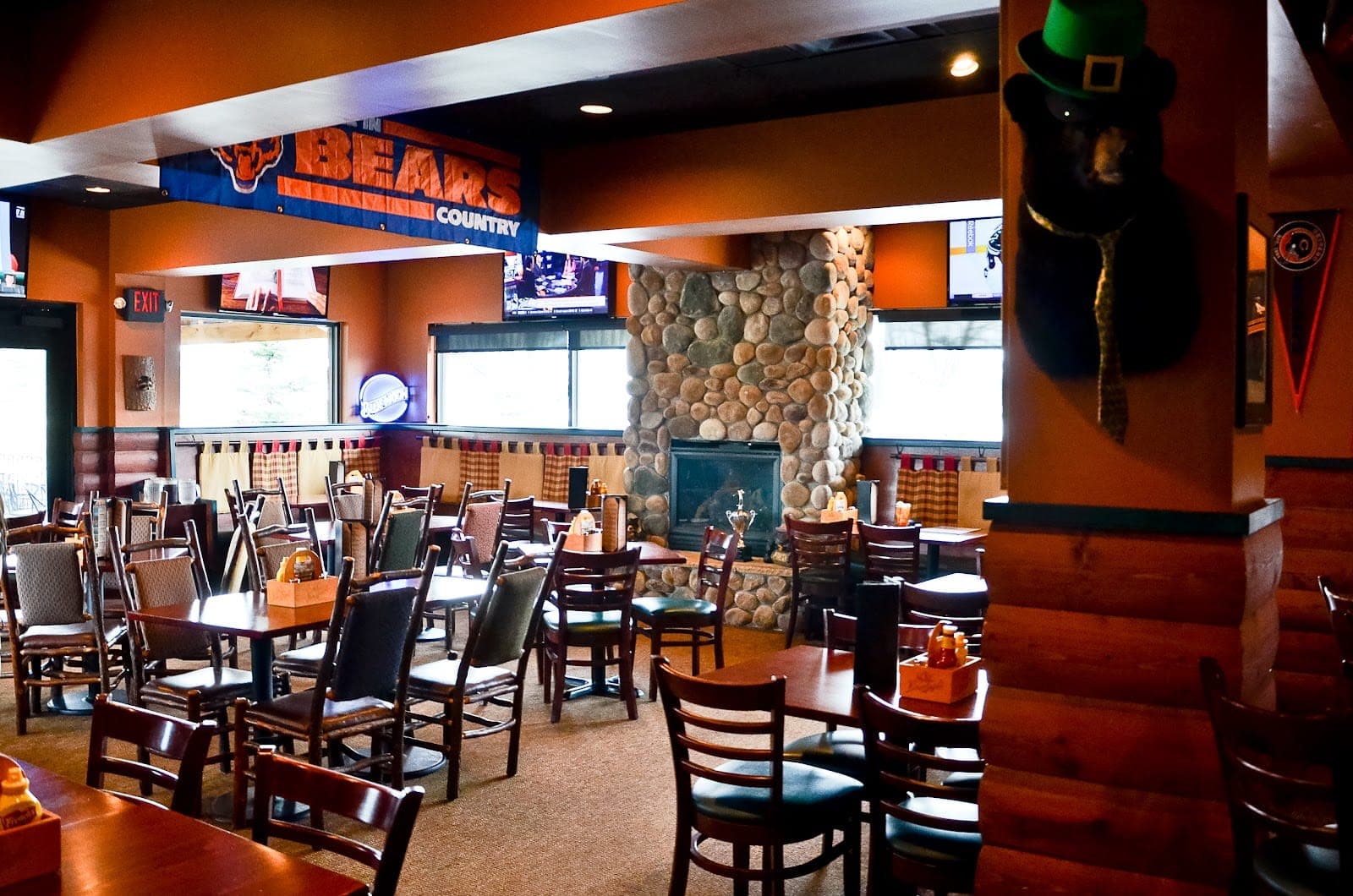 Wolfies Grill - Fishers