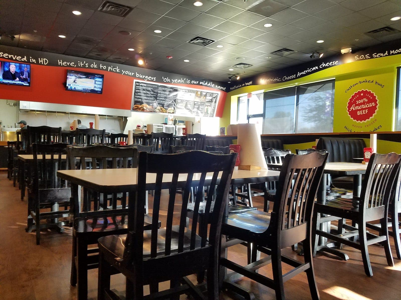 MOOYAH Burgers, Fries & Shakes