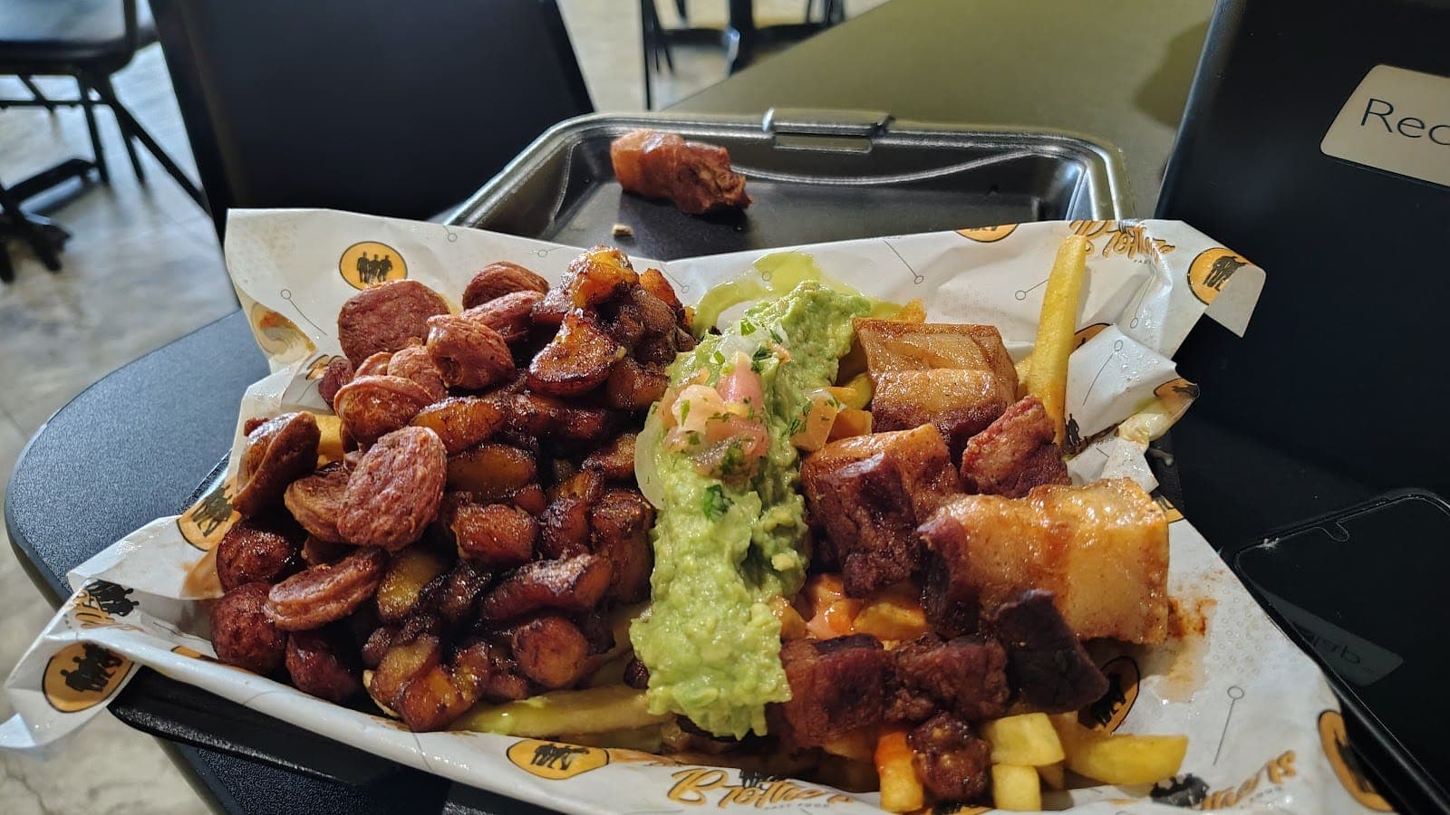 Los Brothers Restaurant