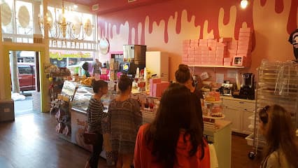 Fat Bottomed Girl's Cupcake Shoppe