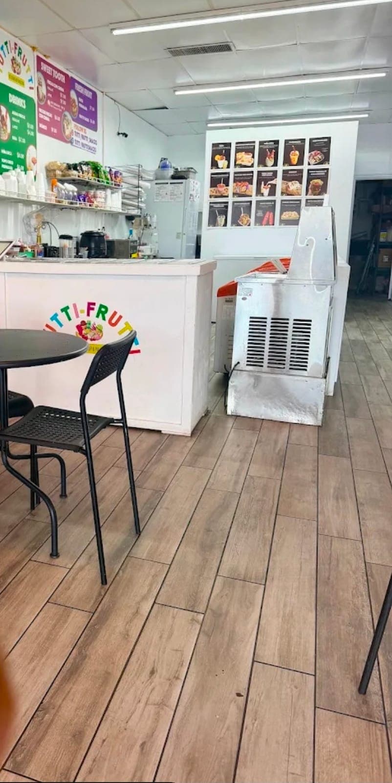 Tutti-Frutti Ice Cream Shop & Paleteria