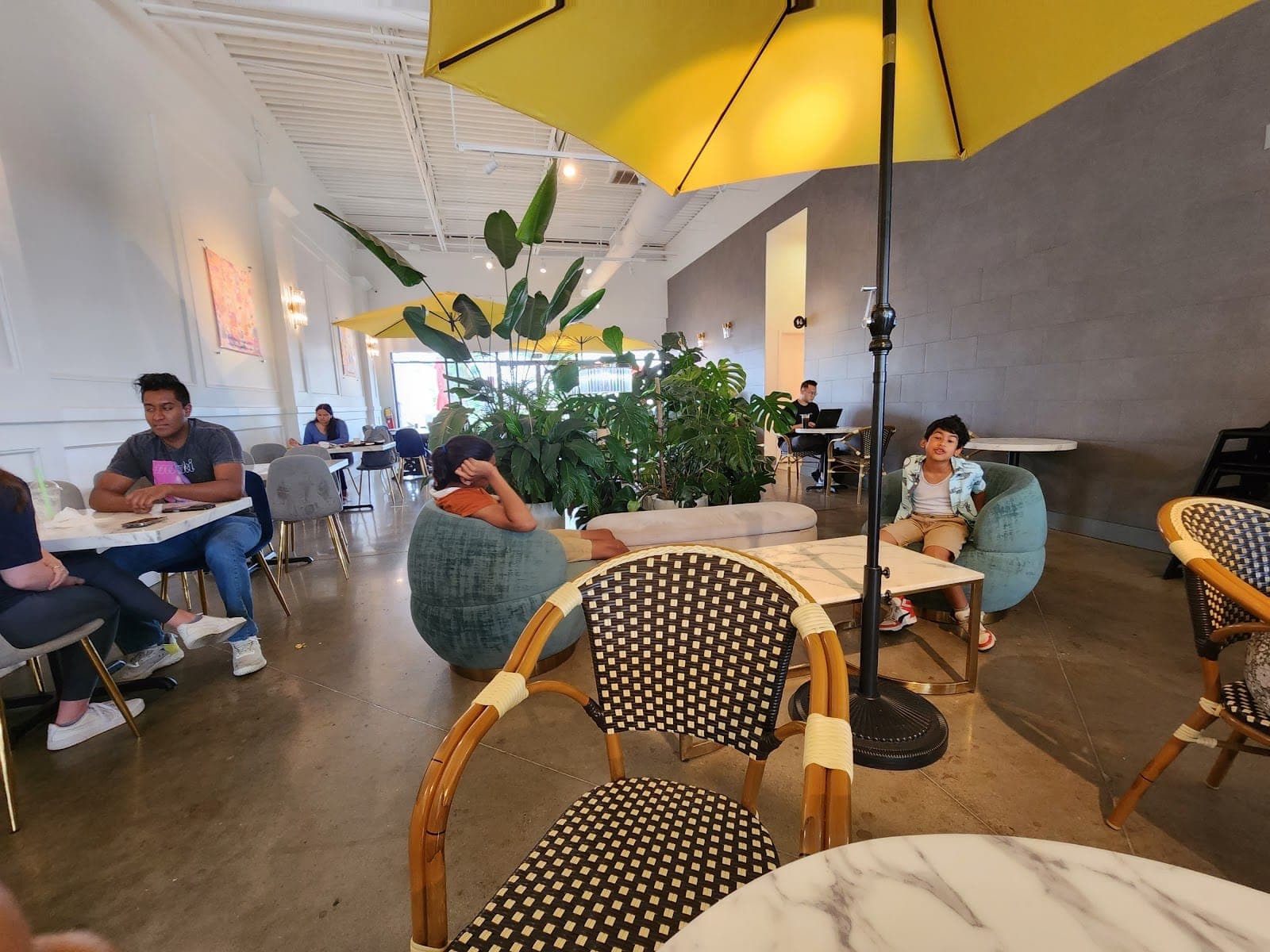 Confections Bakery & Cafe