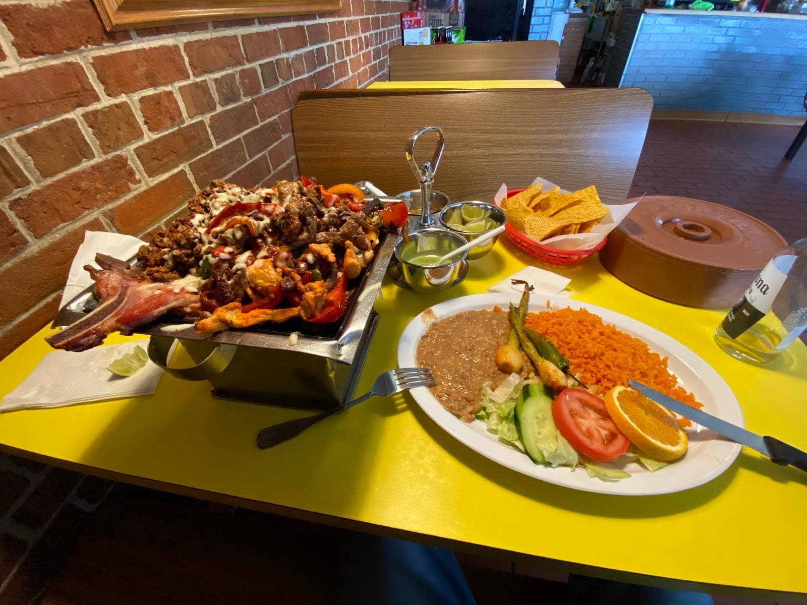Los Compadres Mexican Restaurant