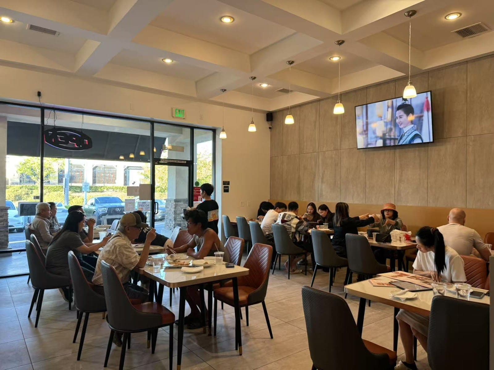 QJ KITCHEN秋金川菜馆SICHUAN WOK • BBQ • BISTRO