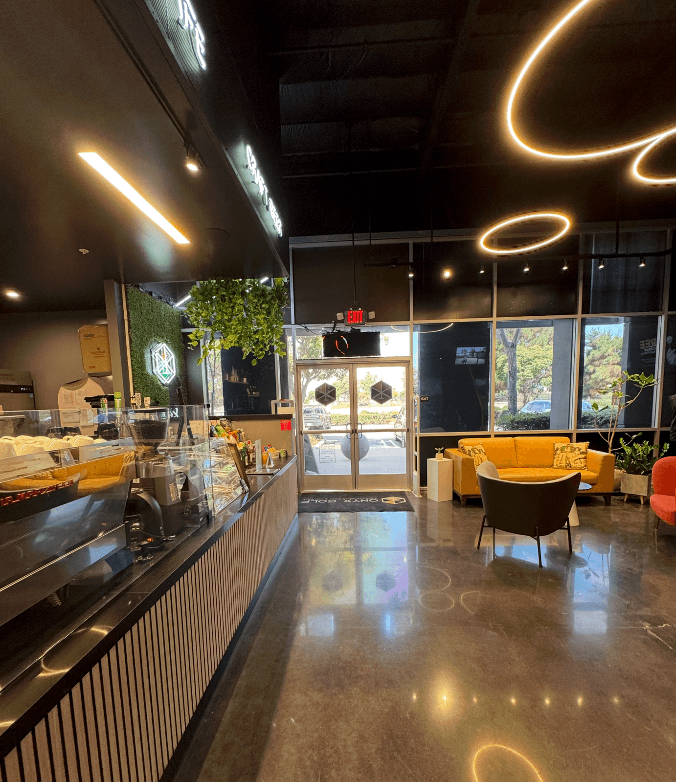 Onyx Indoor Golf & Cafe