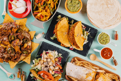 El Pollo Taquizas y Comida