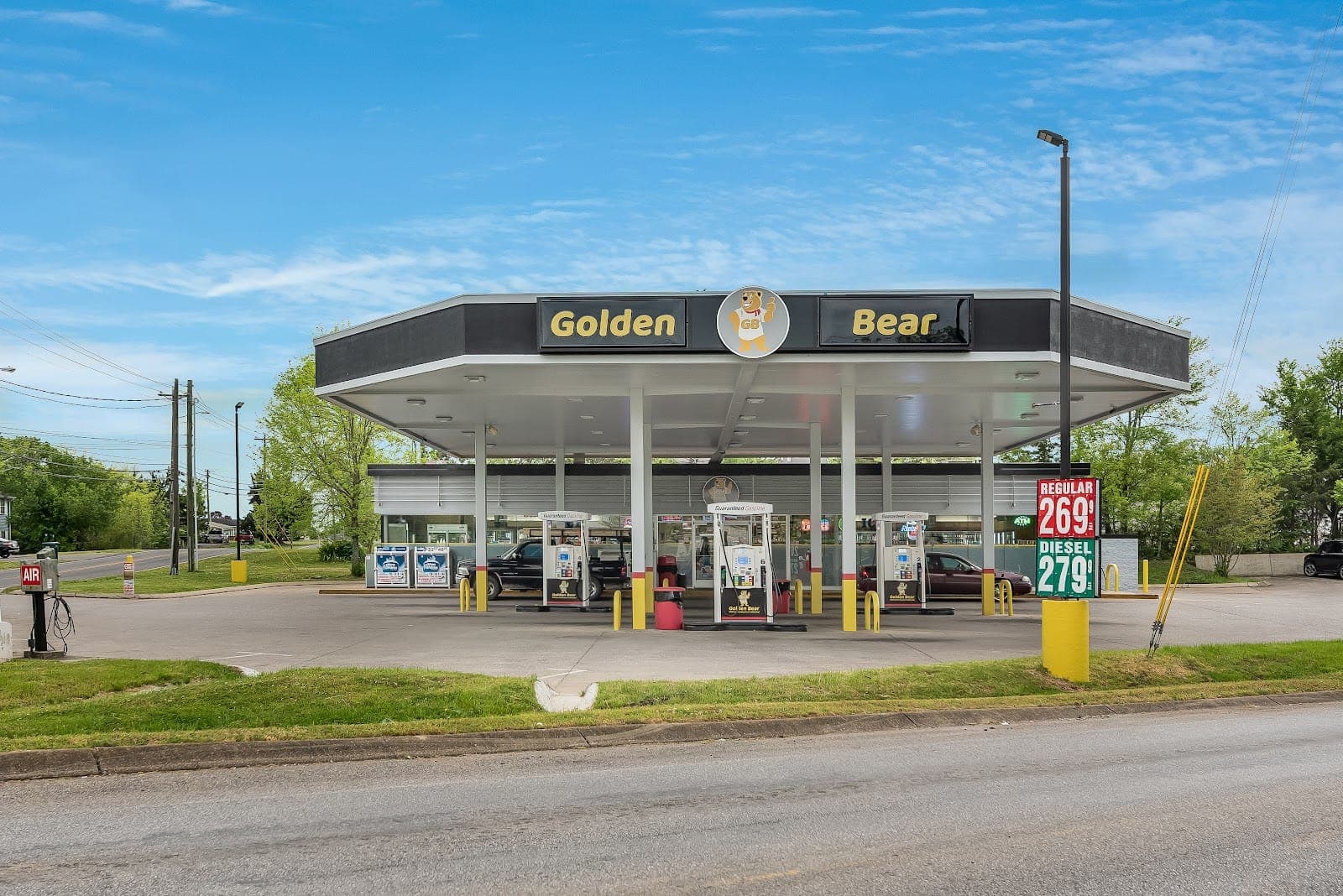 GOLDEN BEAR @ Maple Corner