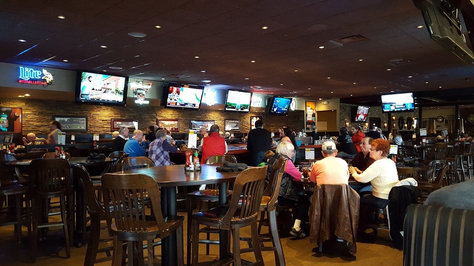 Malone's Bar & Grill