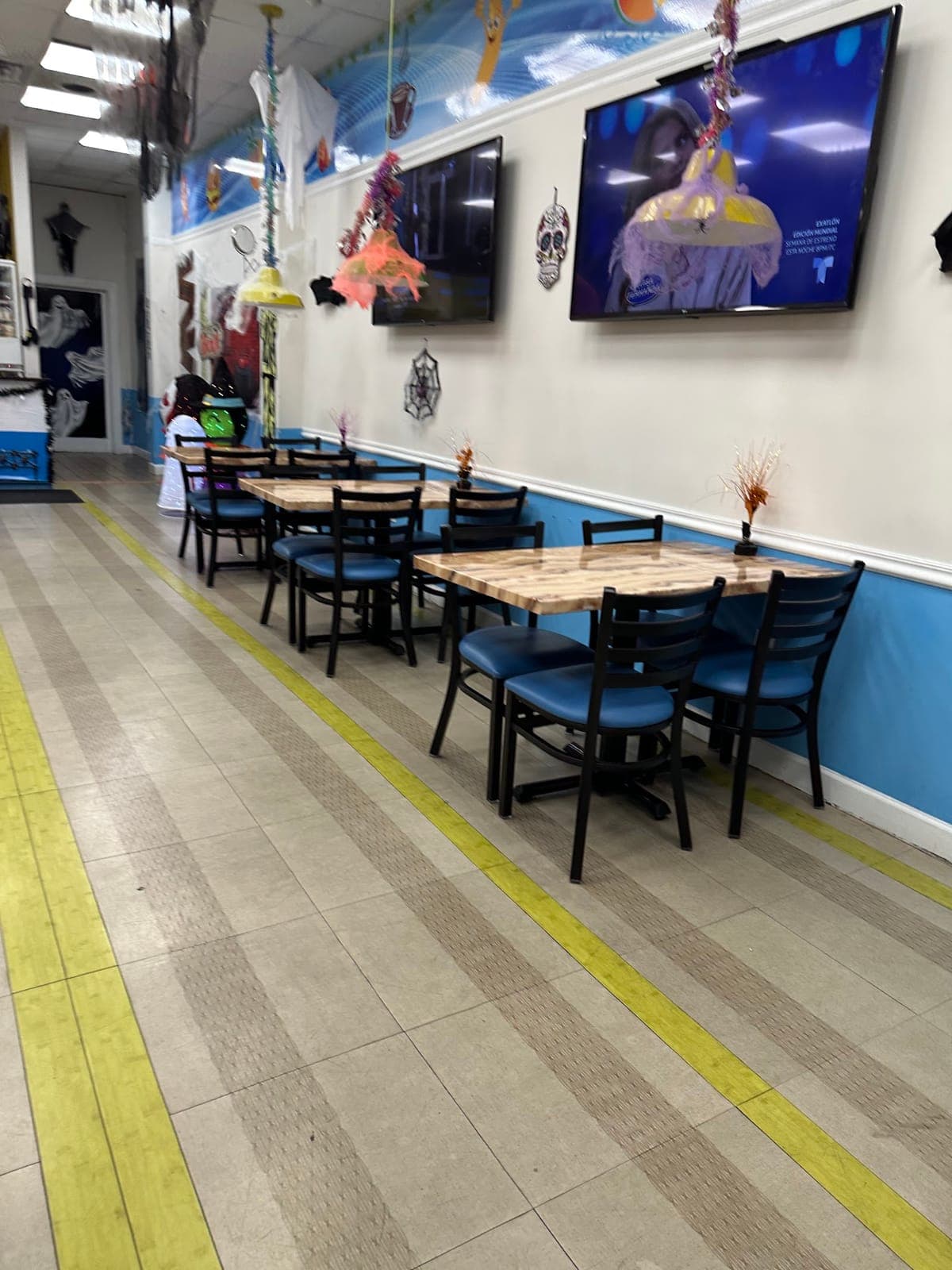 Mango and Bananas Cafe