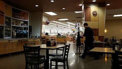 Hy-Vee Grocery Store