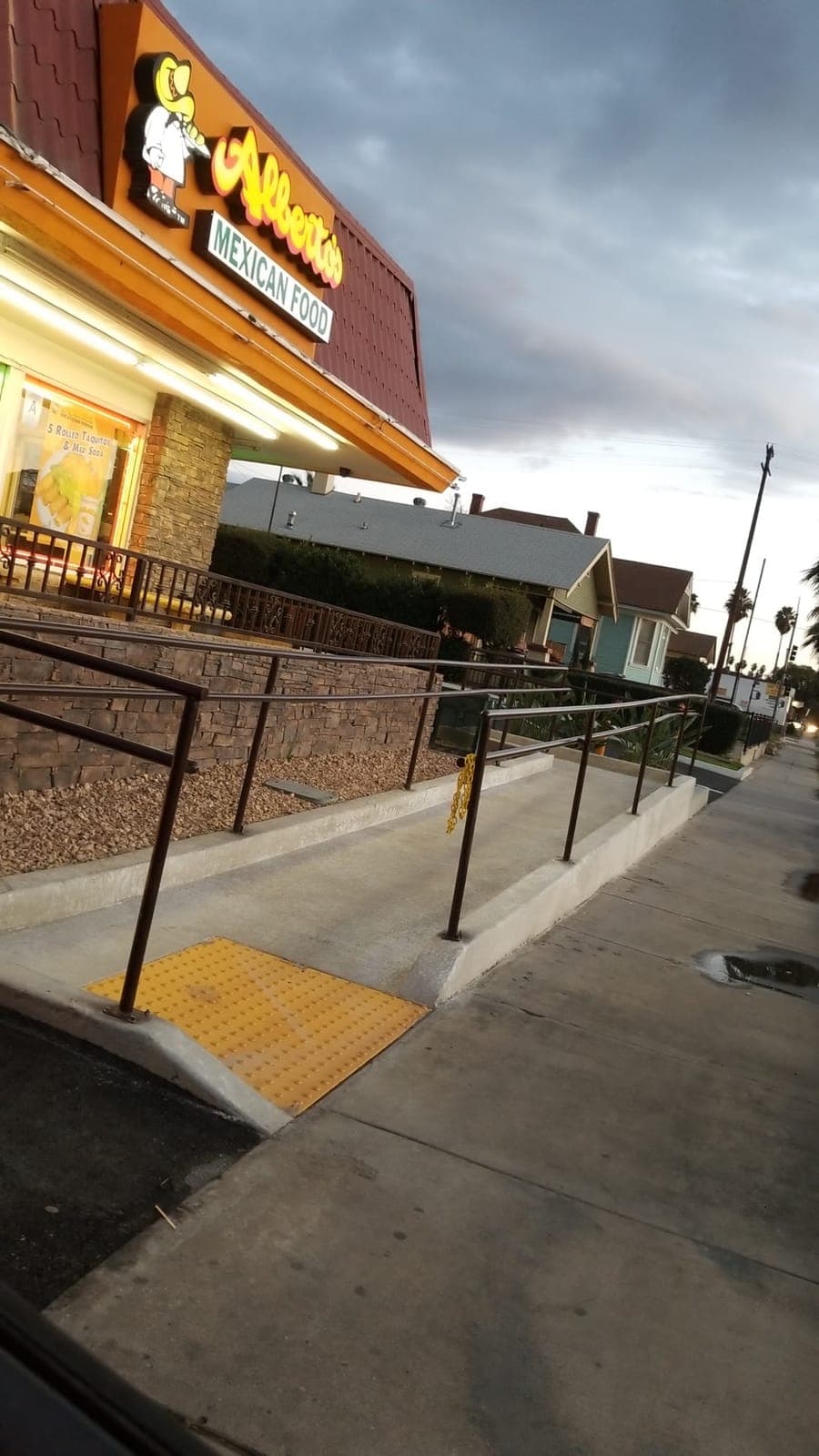 Alberto's Mexican Food