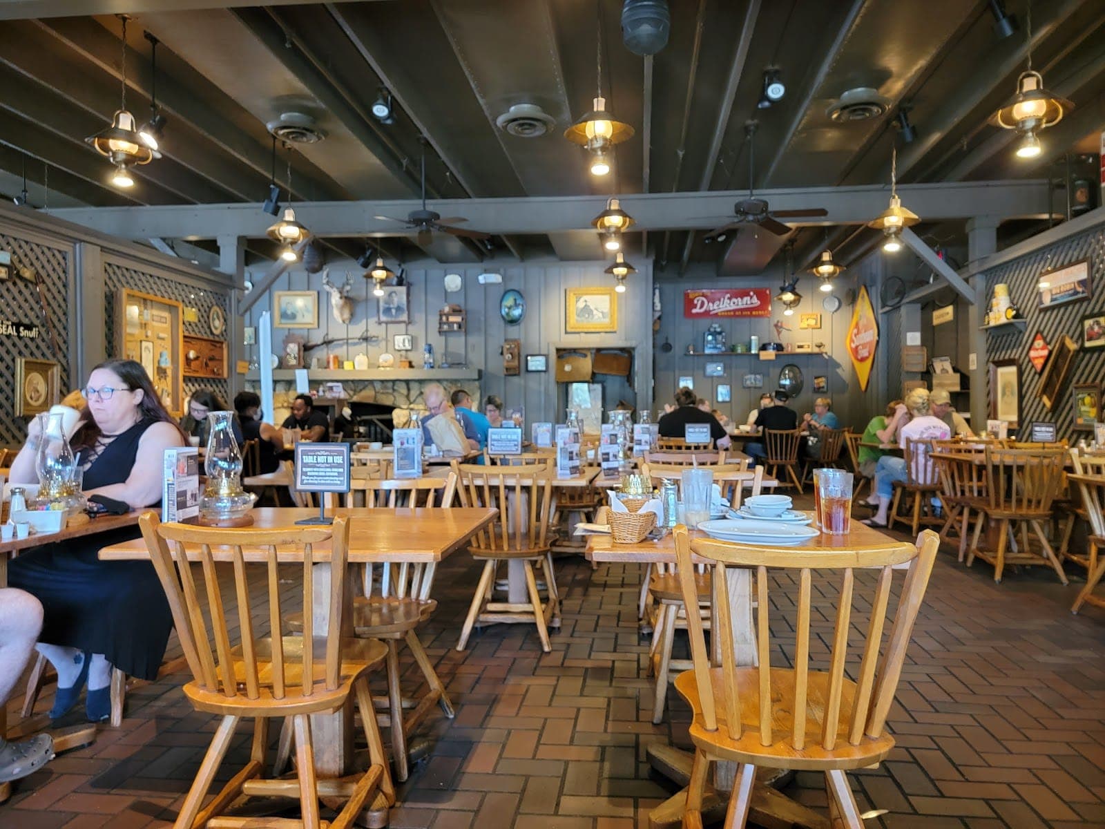 Cracker Barrel Old Country Store