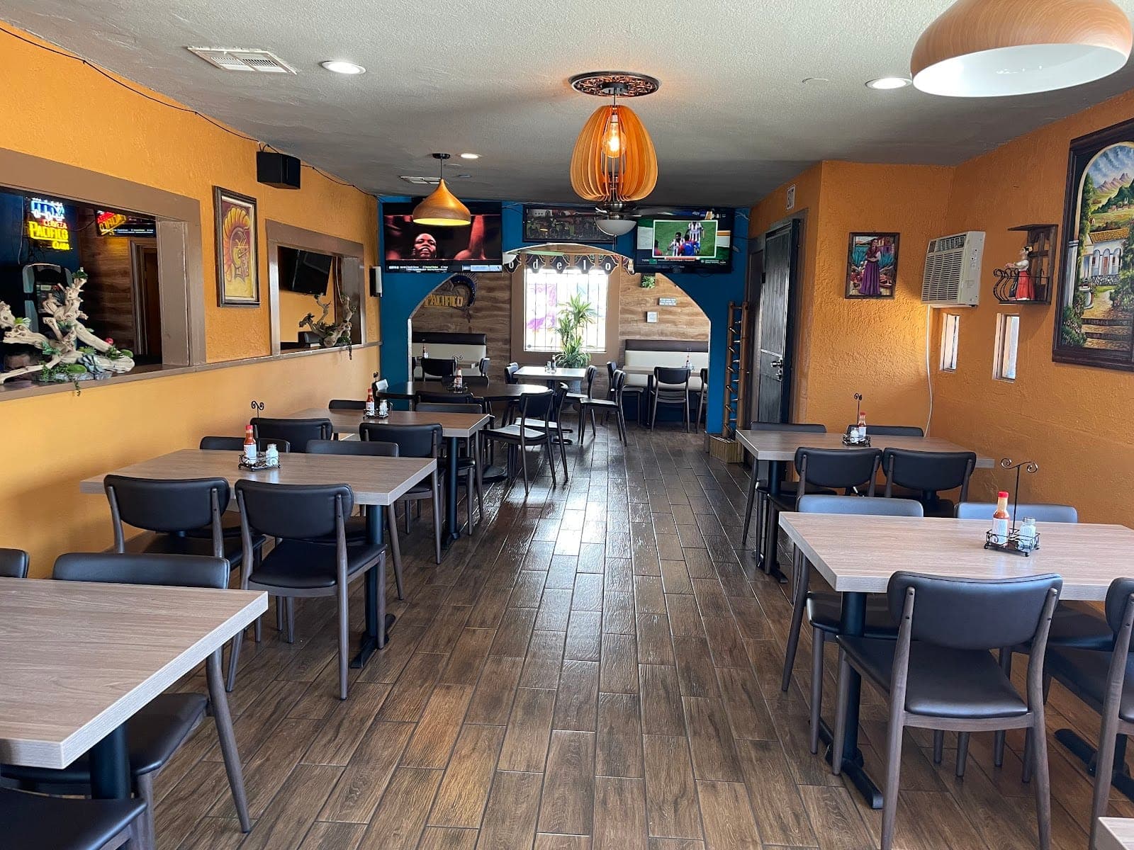 Garduno's Sports Bar and Grill