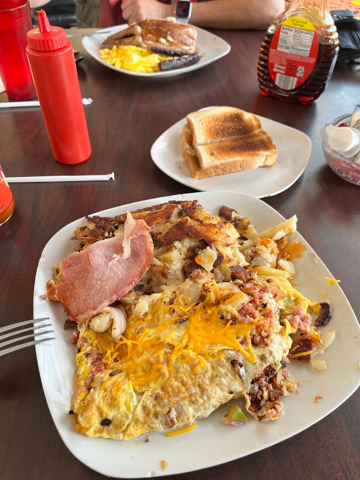 Frank's On The Avenue