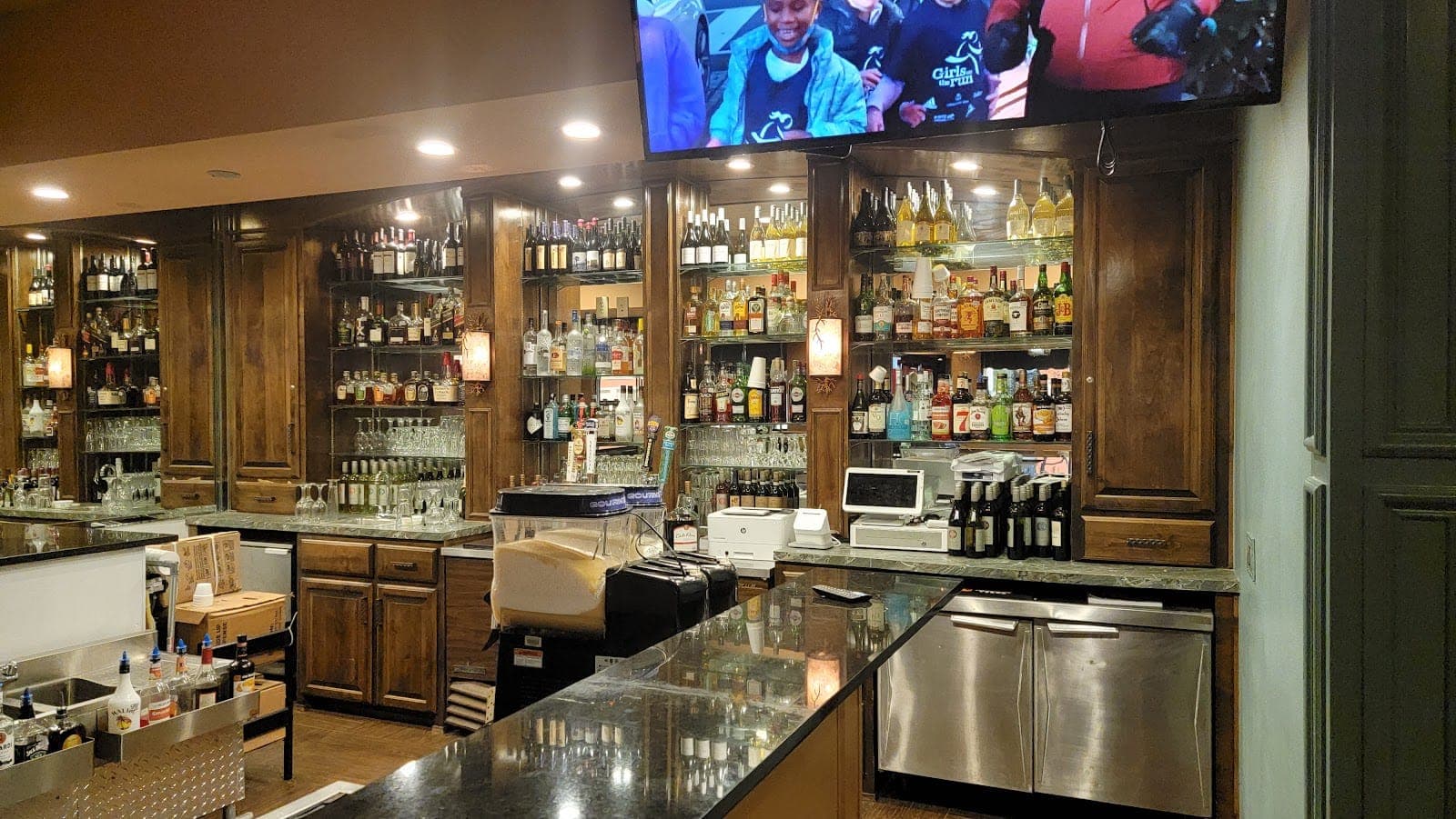 333 Restaurant & Saloon