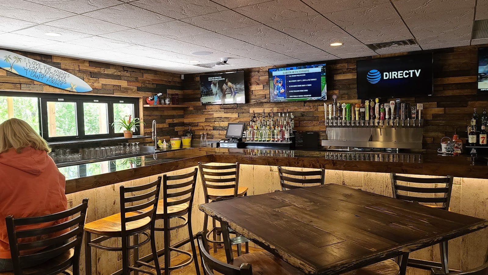 Shipwreck Bar & Grill
