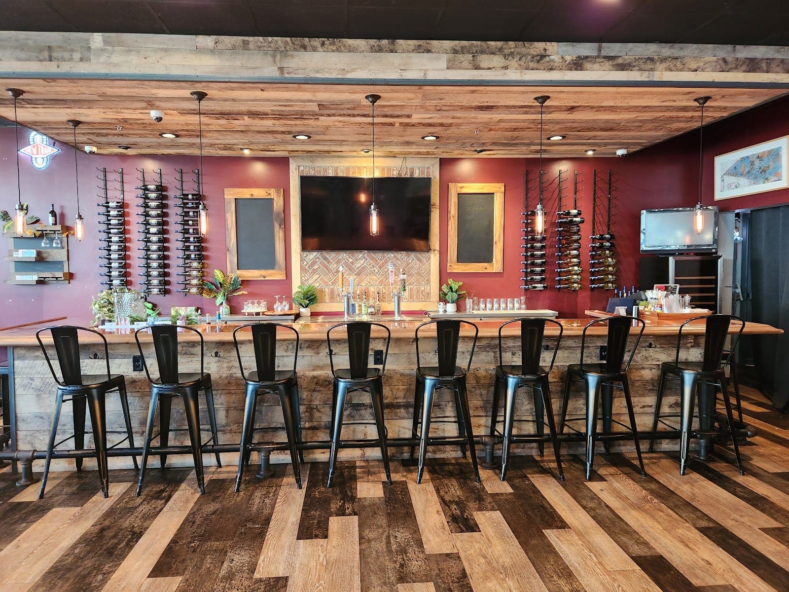 Betty’s Bar & Grill