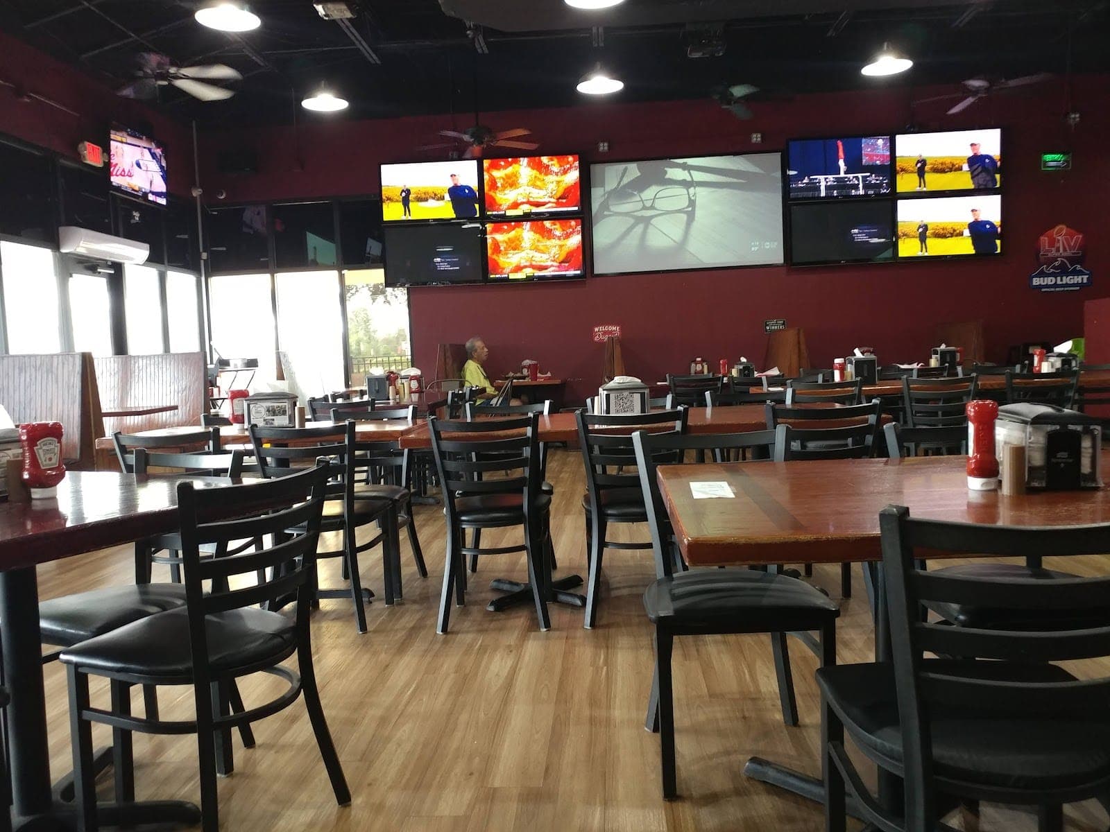 Rookies Family Grille & Bar