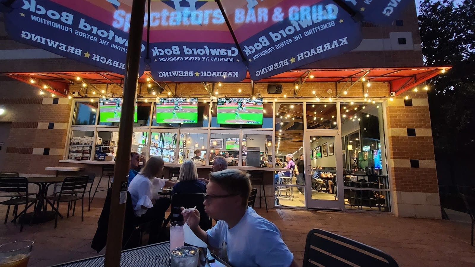 Spectators Bar & Grill - Lake Pointe