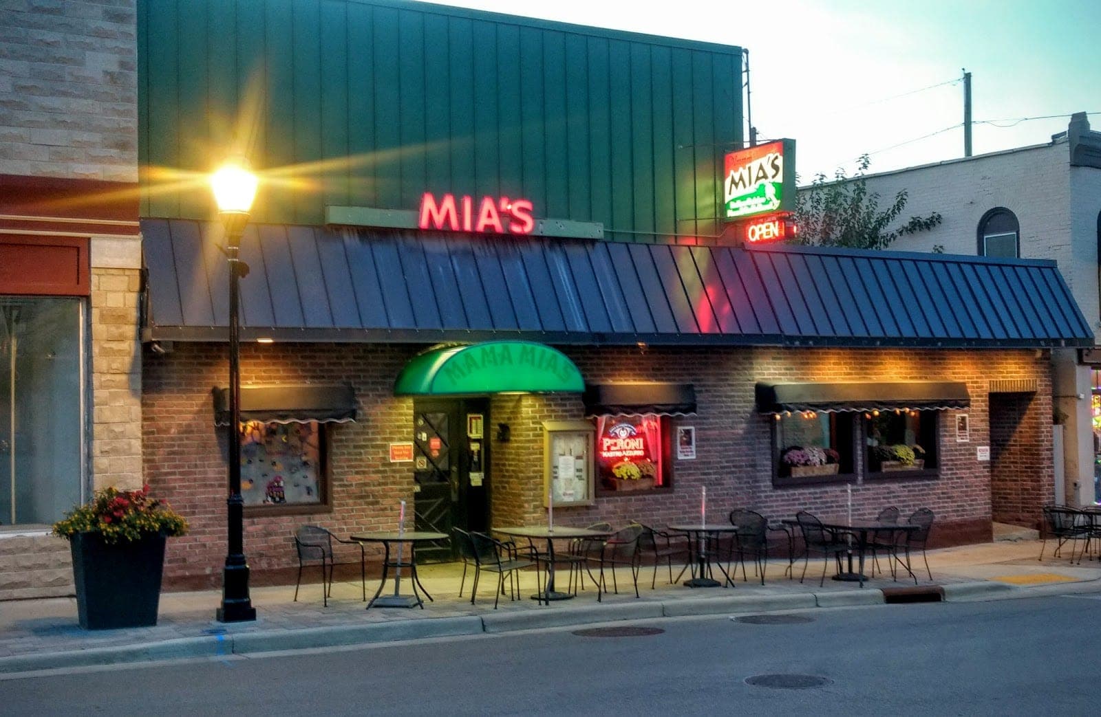 Mia's